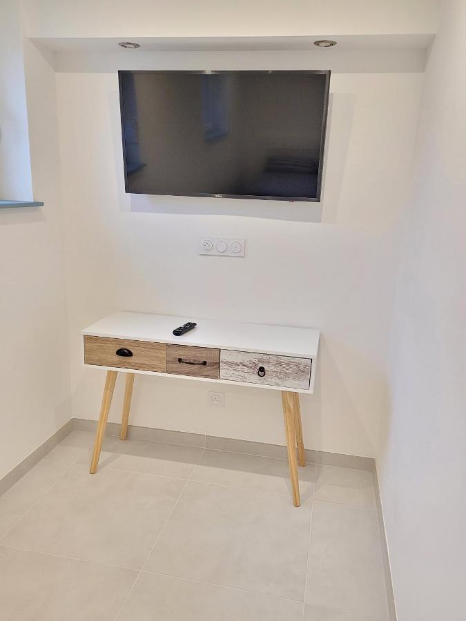 Il Vialetto, Appartement Capri, Spacieux, Tout Confort, Au Calme Jeumont Exteriér fotografie